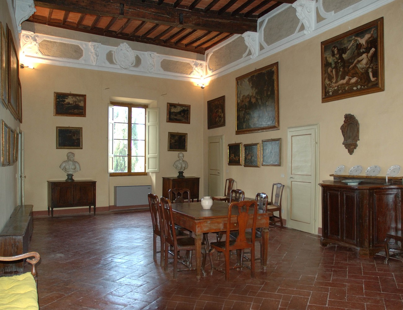 Siena-SI-Villa-Brandi-salone-nobile