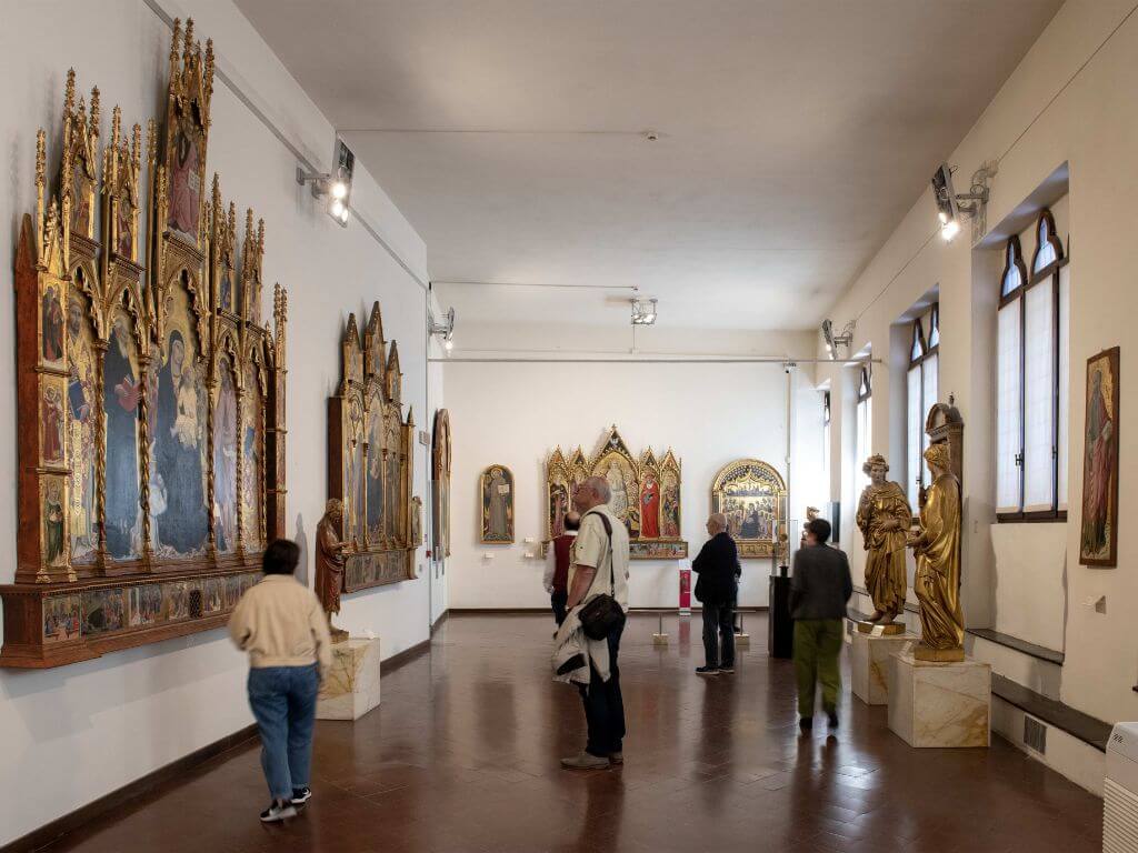 Sala 17 con pavimento vecchio