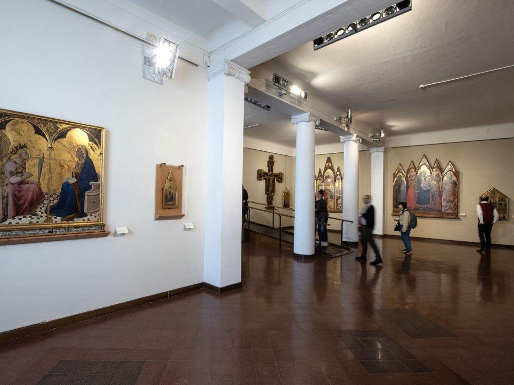 Sala 7 con pavimento vecchio