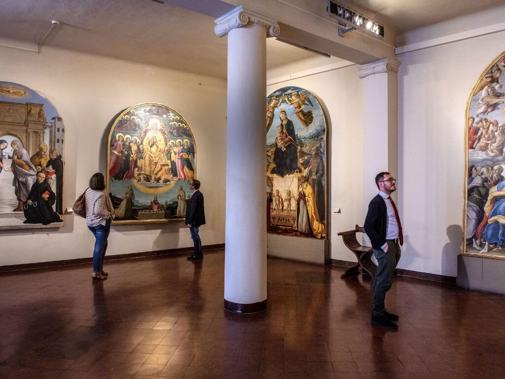 Sala 23 con pavimento vecchio